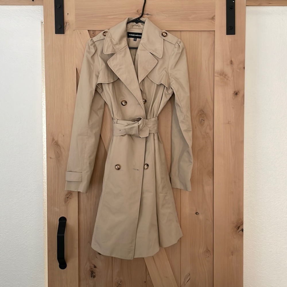 Beautiful Warehouse Trench Coat. US8-10